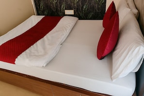 Desk, laptop workspace, free WiFi - Dev Hotel Mansarovar (Jaipur)
