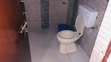 Ducha, toallas, shampoo