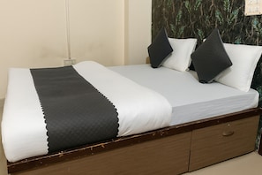 Double or Twin Room, Garden View | Desk, laptop workspace, free WiFi - Dev Hotel Mansarovar (Jaipur)