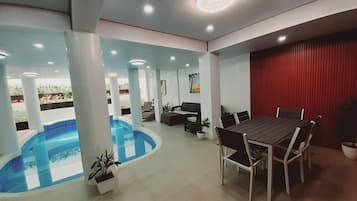 Apartment, 5 Bedrooms, Smoking, Balcony | Lounge