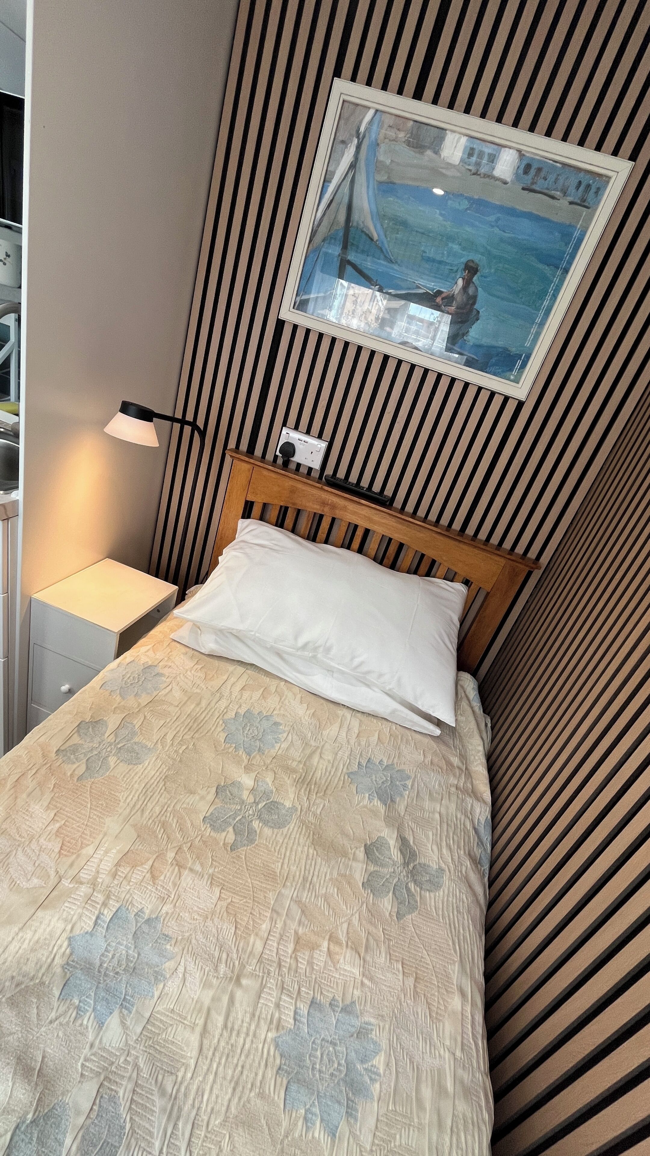 Stylish Micro-apartment With Secure Parking  Fast Train To London Central - Slough