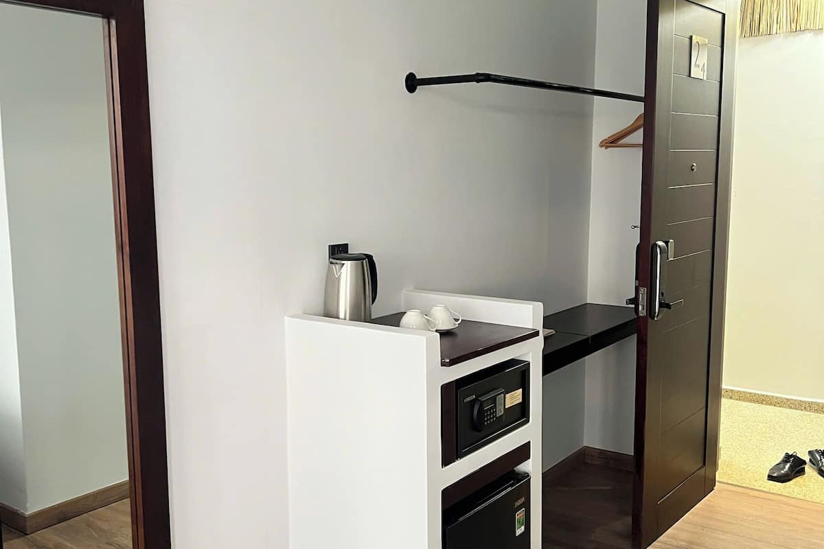 Habitación básica doble, vistas al jardín | Interior