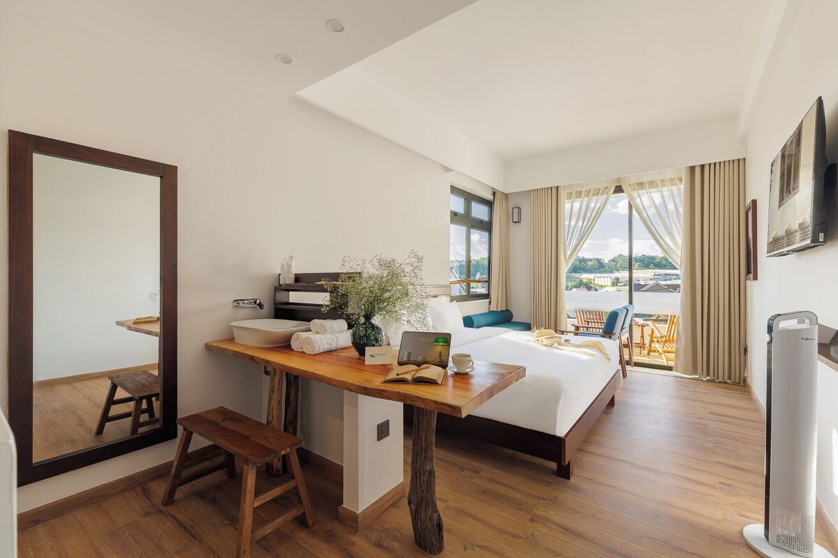 Deluxe Double Room, Balcony, Hill View | Pemandangan dari bilik