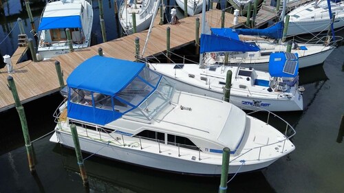 2-bedroom Boat in Historic Downtown Panama City with Central Air & Heating!
