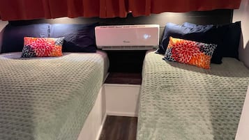 2 bedrooms, WiFi, bed sheets