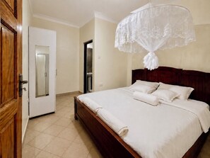2 bedrooms, iron/ironing board, WiFi, bed sheets - Tranquil 2-bedroom bungalow in charming Entebbe awaits you (Entebbe)