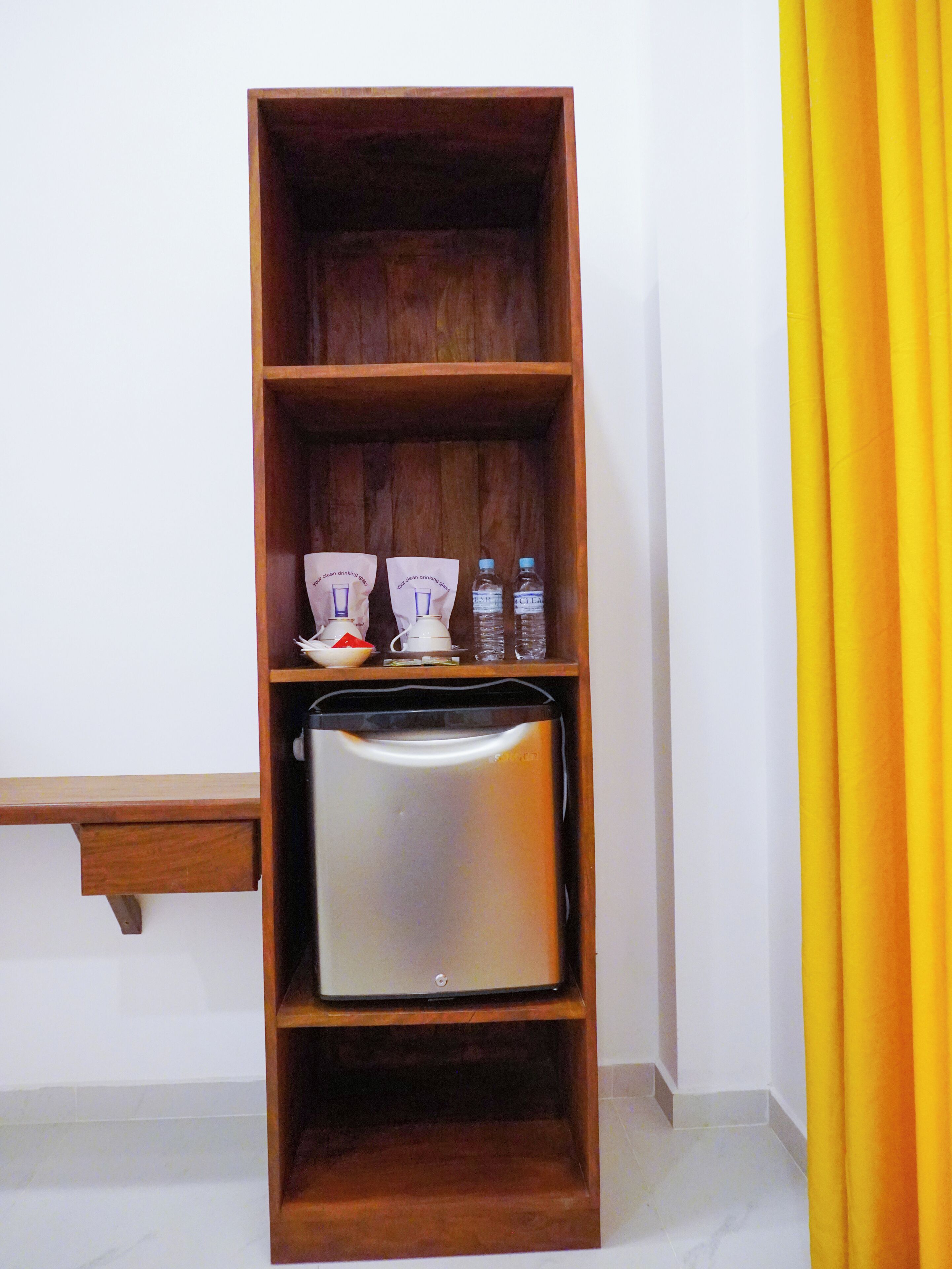 Habitación superior con 1 cama doble o 2 individuales, balcón, vistas al jardín | Interior
