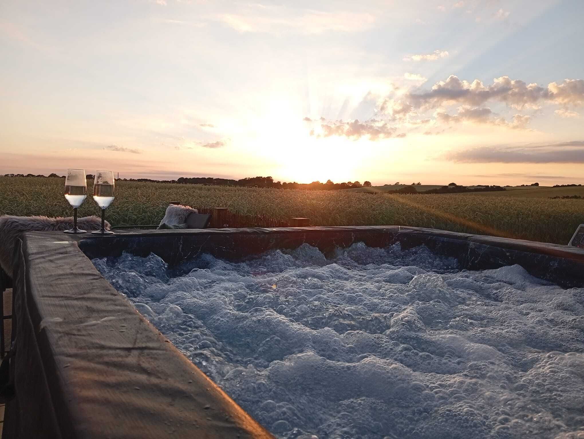Outdoor spa tub