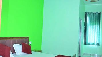 In-room safe, iron/ironing board, WiFi (free)