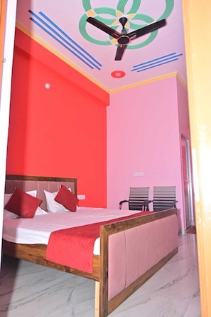 In-room safe, iron/ironing board, free WiFi - Hotel Viraj and Marriage Lawn (Takpura)