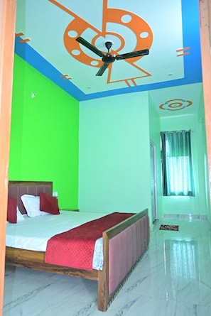 In-room safe, iron/ironing board, free WiFi - Hotel Viraj and Marriage Lawn (Takpura)