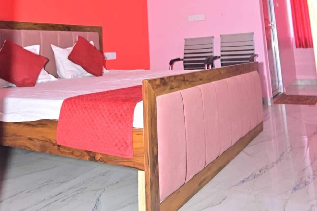 Room, City View | In-room safe, iron/ironing board, free WiFi