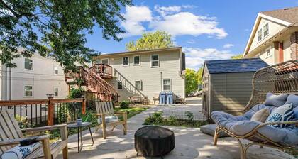 Nicollet Nook 1BR Upper-Level Retreat