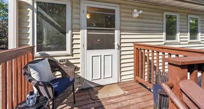 Nicollet Nook 1BR Upper-Level Retreat