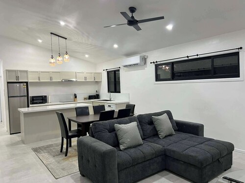 CJ Talofa Lava 3BR Villa - Historic Lava Fields Island Getaway