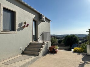 Exterior - Casa dos Fiais - Bespoke Luxury Retreat with Hot Tub & Stunning Sunset Views (Coimbra)