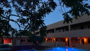 Ảnh chưa phân loại, 4 trong số 8 ảnh, nút