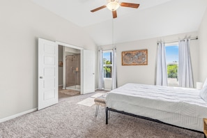 Room - Emerald & Elm: Peaceful Retreat 5 Min from Lackland AFB (San Antonio)