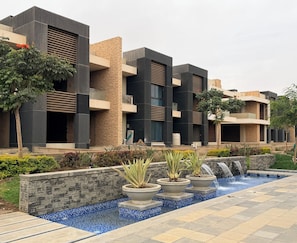 Exterior - Big Family stays, Private Jacuzzi, Sleeps 10+ Pool (Cairo)