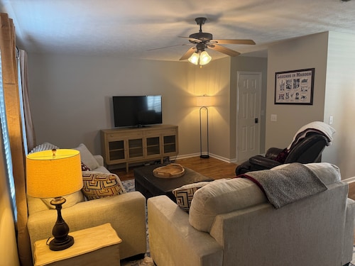 2-Bedroom Condo in Starkville - Perfect for Game Days & Getaways!!