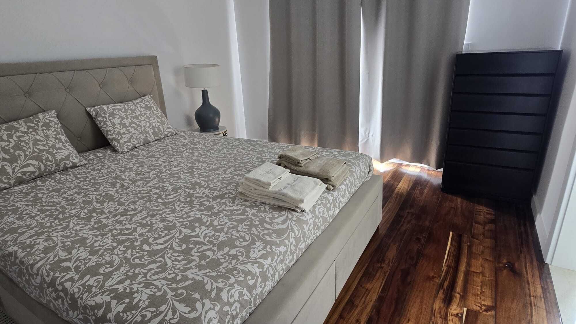 Iron/ironing board, internet, bed sheets