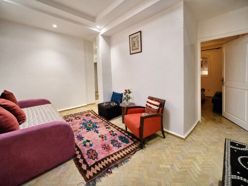 Beautiful, quiet house in Marrakech, 7 bedrooms, pool, and live-in cook