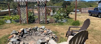 Klamath Anglers Fish Cabin-Walk to River and Boat Ramp-2.5 BR, 2BA, Large Yard