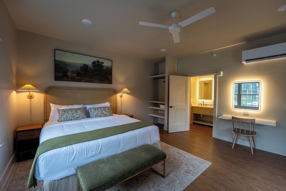 Presidential Room, City View