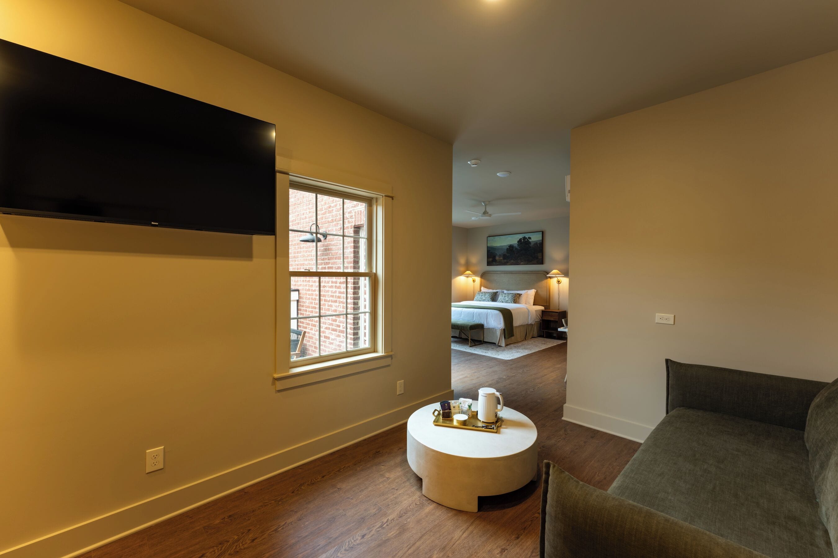 Presidential Room, City View | Living area