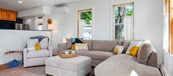 Camp Haven | Sandpiper Cottage | 4BR Beachfront | Glen Lake