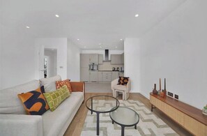Living area - Modern Luxe in Canary- 2 Bedroom Apartment (Greater London)