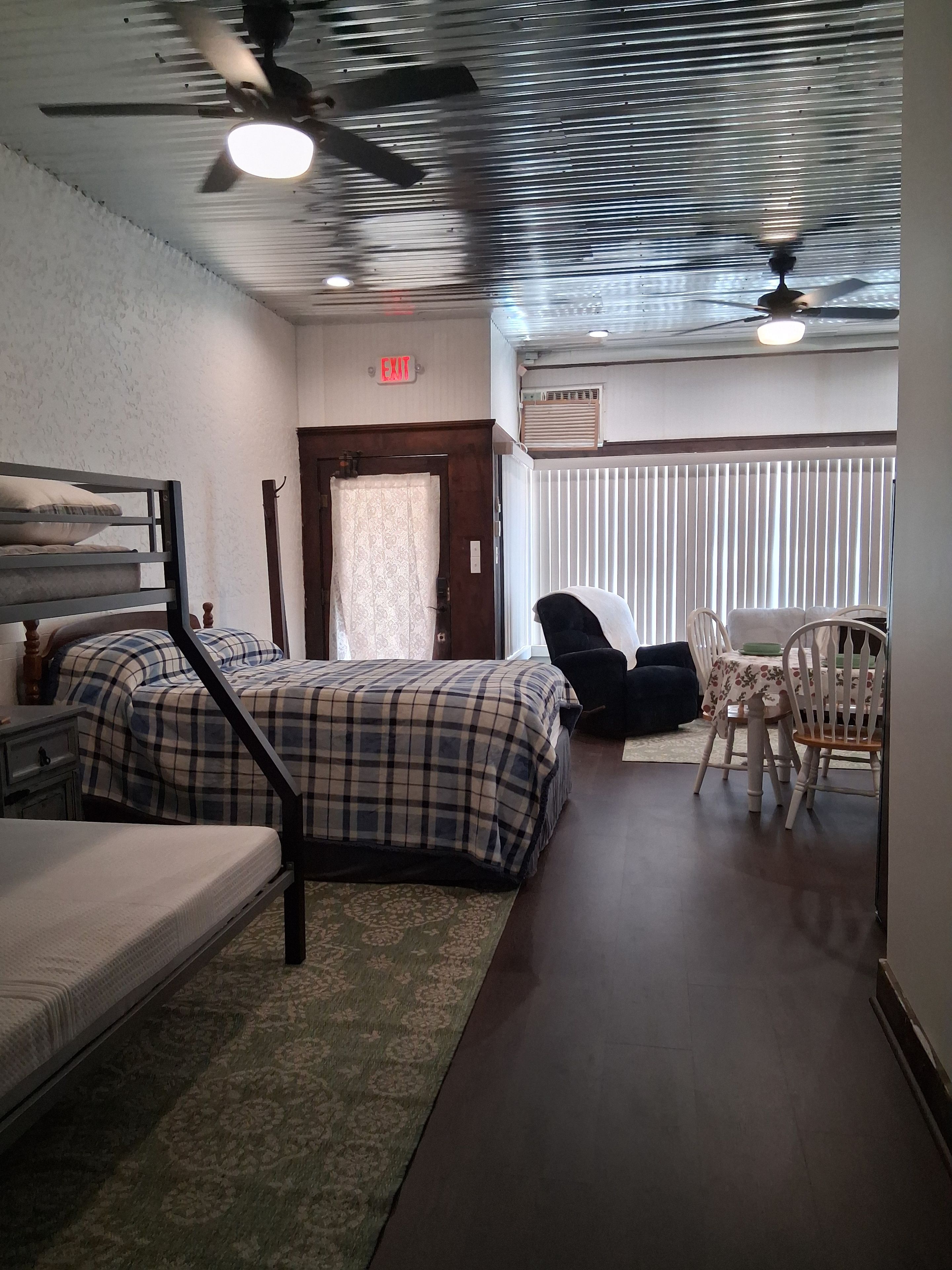 1 chambre, accès au Wi-Fi (inclus), literie fournie