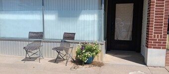 Historical Main Street Studio in Charming La Crosse