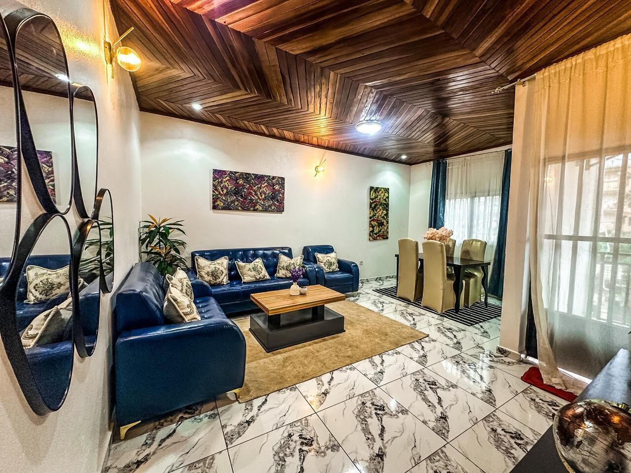 Luxury Apartment, City View | Living area