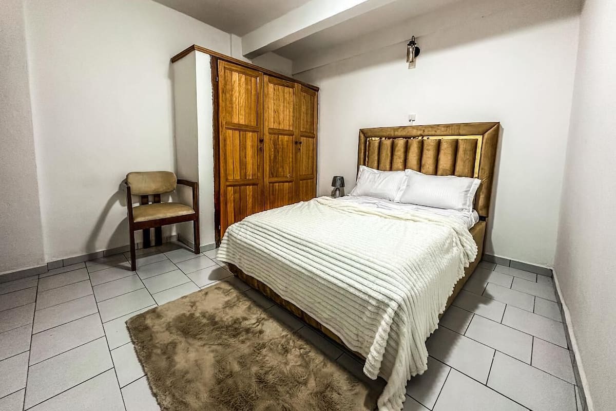 Luxury Apartment, City View | WiFi (free)