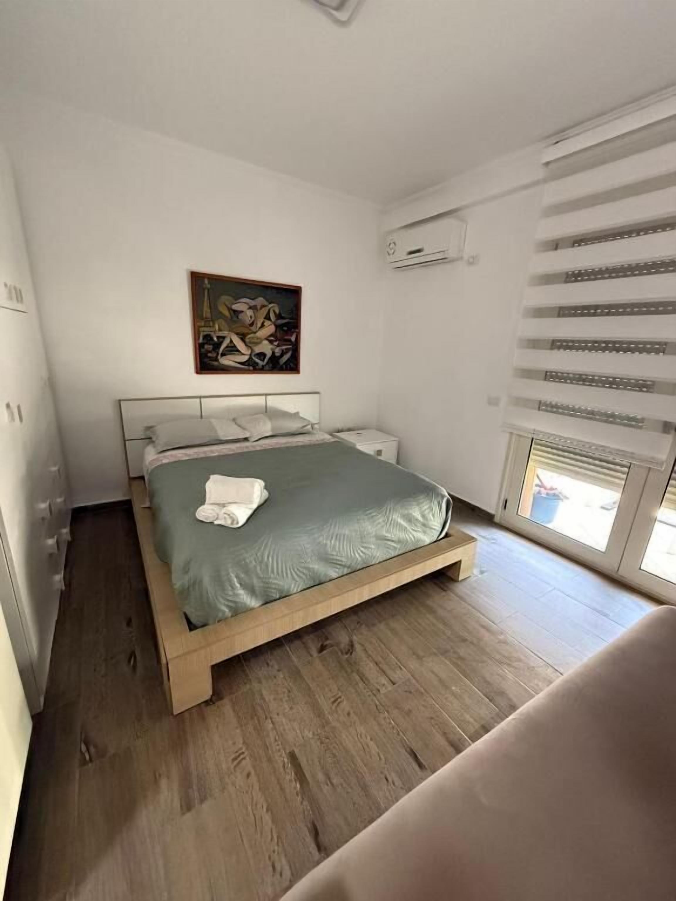 Basic-Dreibettzimmer, Balkon, Bergblick | Schallisolierte Zimmer, Bügeleisen/Bügelbrett, kostenloses WLAN