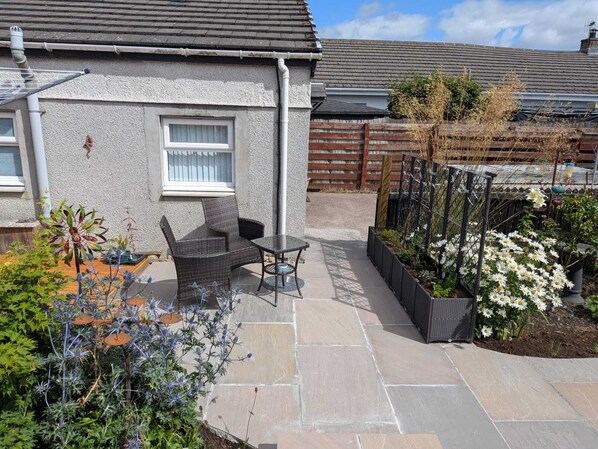 Terrace/patio - The Highland Studio - NC500 Home from home (Muir of Ord)