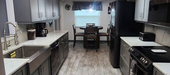 3-bedroom house in peaceful Port Richey with AC comfort