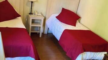 Chambre Double ou avec lits jumeaux, vue jardin | Coffres-forts dans les chambres, Wi-Fi gratuit