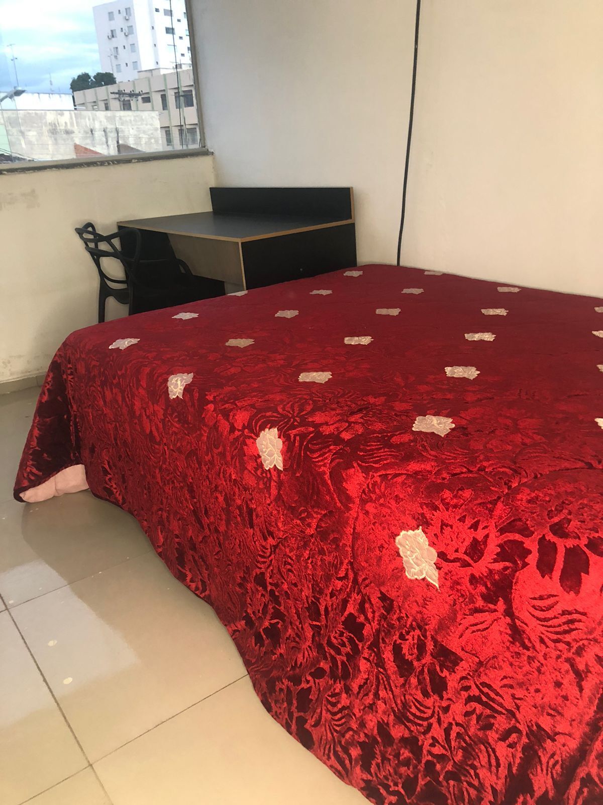 WiFi, bed sheets