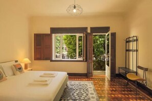 Iron/ironing board, WiFi, bed sheets - House with a quiet terrace (Peso da Régua)