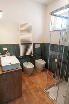 Douche, bidet