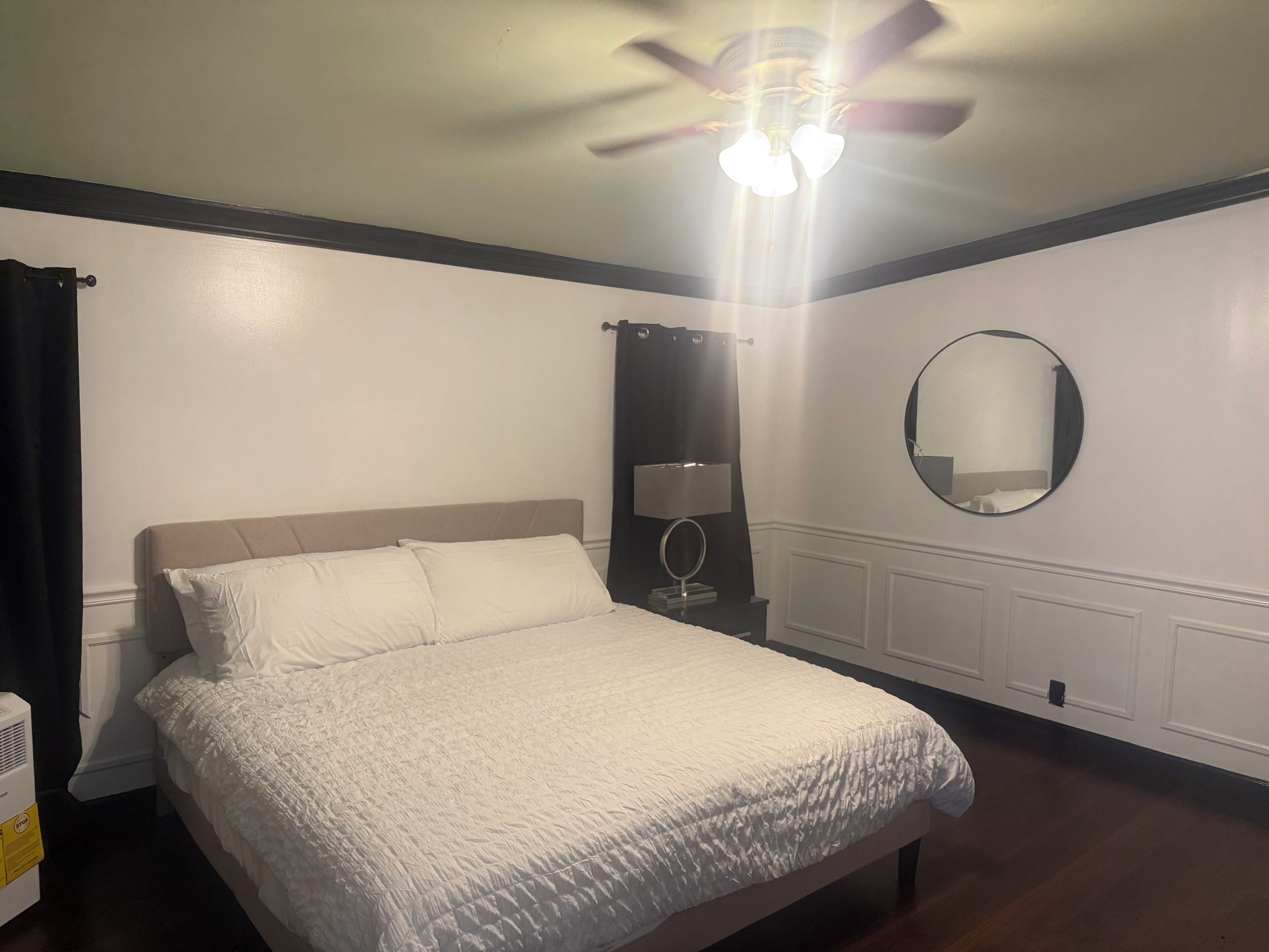 5 bedrooms, iron/ironing board, WiFi, bed sheets