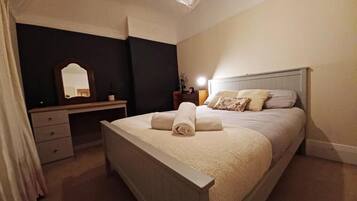 Deluxe Double Room, Patio, Garden View | Soundproofing, iron/ironing board, WiFi (free)