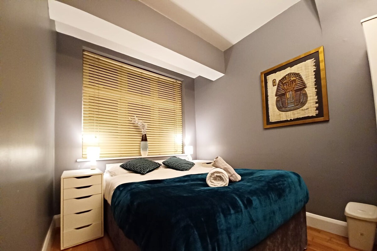Deluxe Double Room, Patio, City View