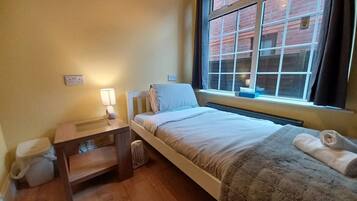 Deluxe Single Room, Patio | Soundproofing, iron/ironing board, WiFi (free)
