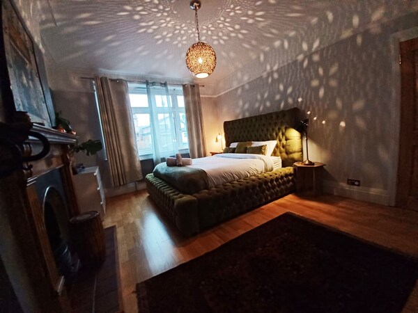 The Gemstone Manor - Watford