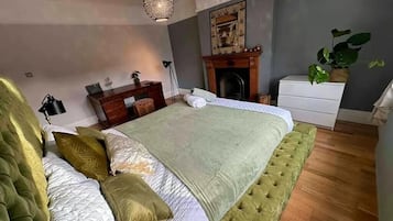 Deluxe Double Room, Patio, City View | Soundproofing, iron/ironing board, WiFi (free)