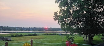 Barrington Bay Seaside Cottage with two bedrooms on Nova Scotia's south shore