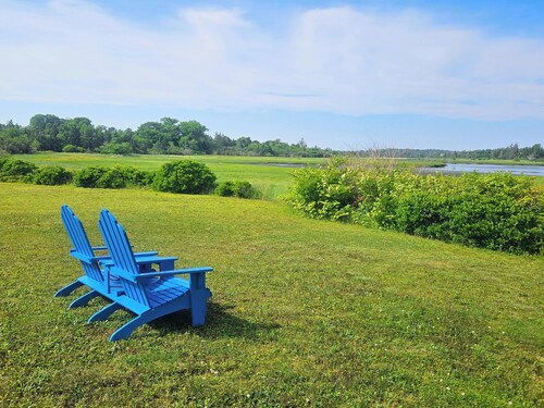 Barrington Bay Seaside Cottage with two bedrooms on Nova Scotia's south shore